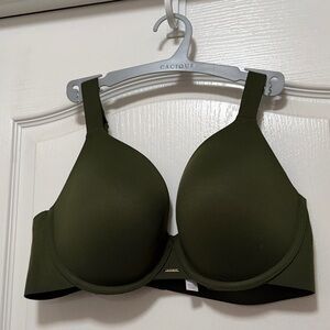 Lane Bryant Cacique 38D modern luxe full coverage bra underwire 
🎉PRICE FIRM🎉